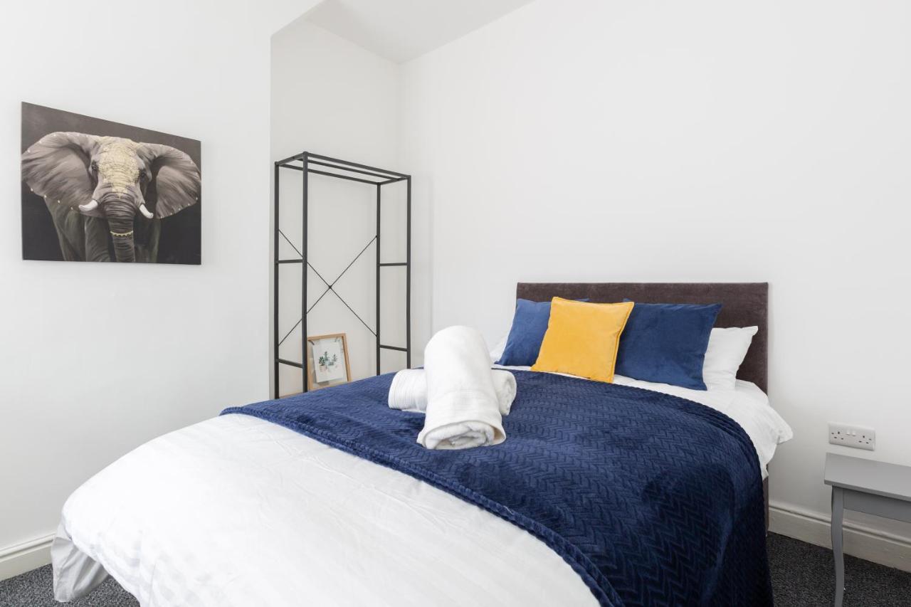 Holiday home Clayton House - Spacious Near Etihad Stadium Manchester