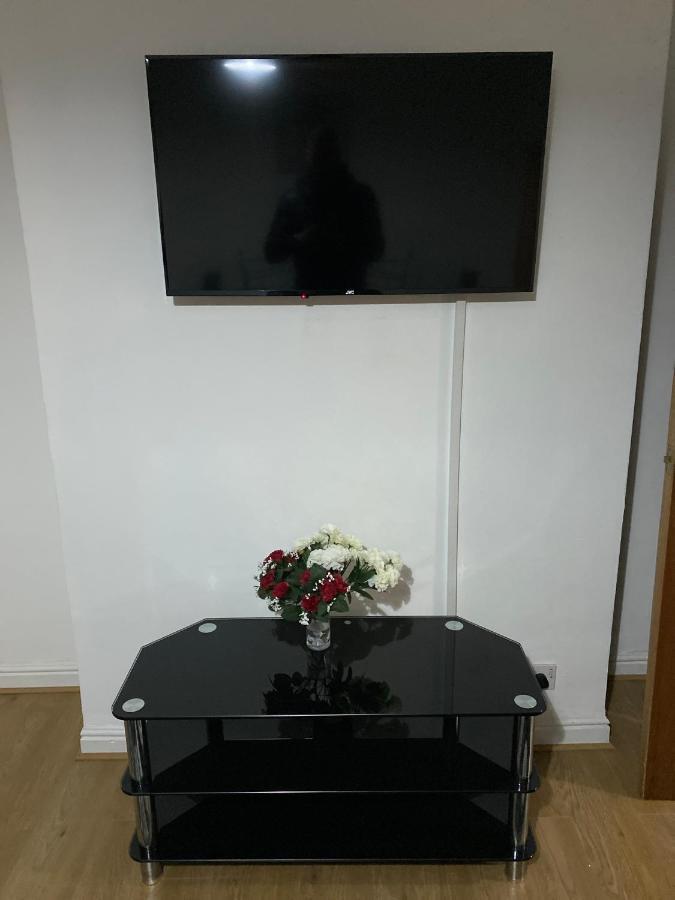 Lovely 2 Bedroom With Free Parking Apartment Manchester