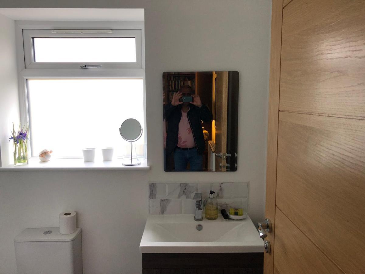 2a Westminster Apartment