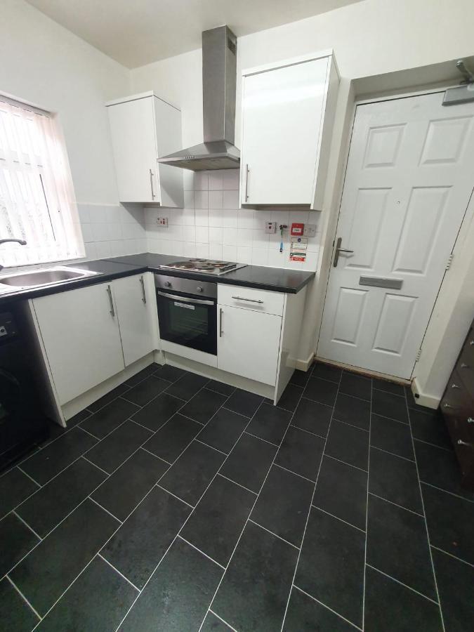 Salford Ark Comfort Near Salford Royal And Trafford Centre Apartment *