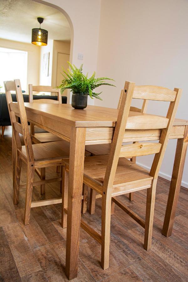 Cosy 3-bed Close To Centre Holiday home
