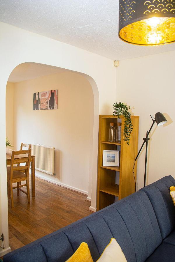 Holiday home Cosy 3-bed Close To Centre *