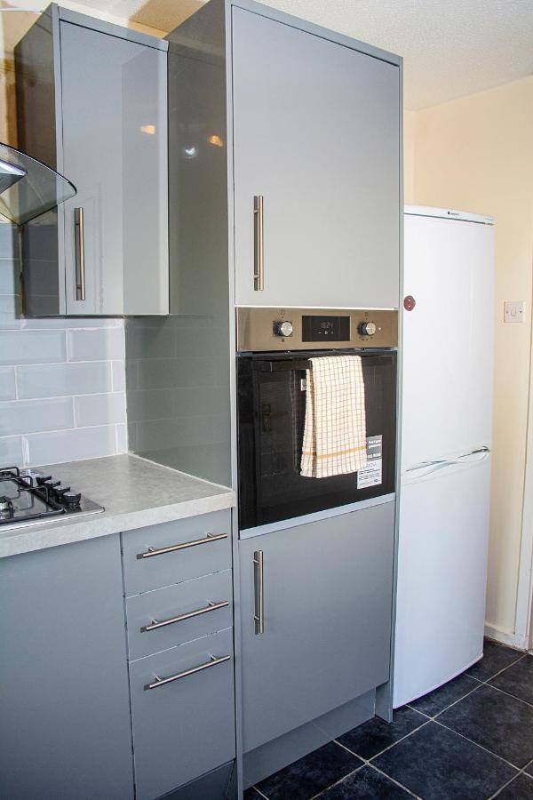 Cosy 3-bed Close To Centre Holiday home