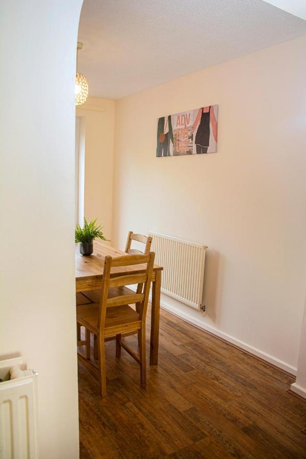 Holiday home Cosy 3-bed Close To Centre Manchester