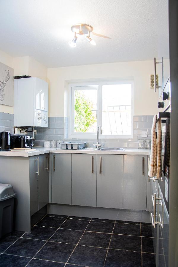 Cosy 3-bed Close To Centre Holiday home