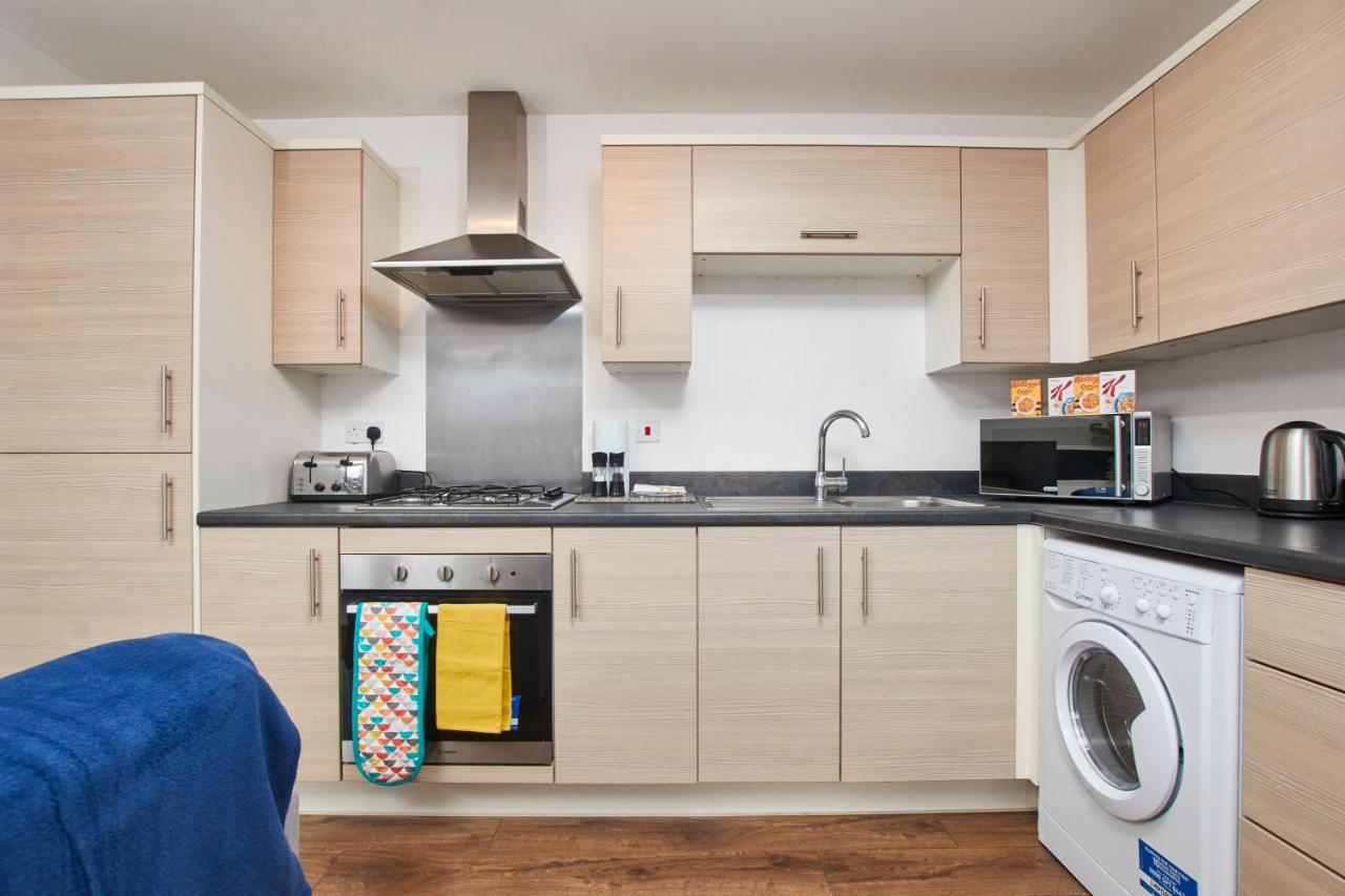 Charming 2 Bedroom In Apartment *