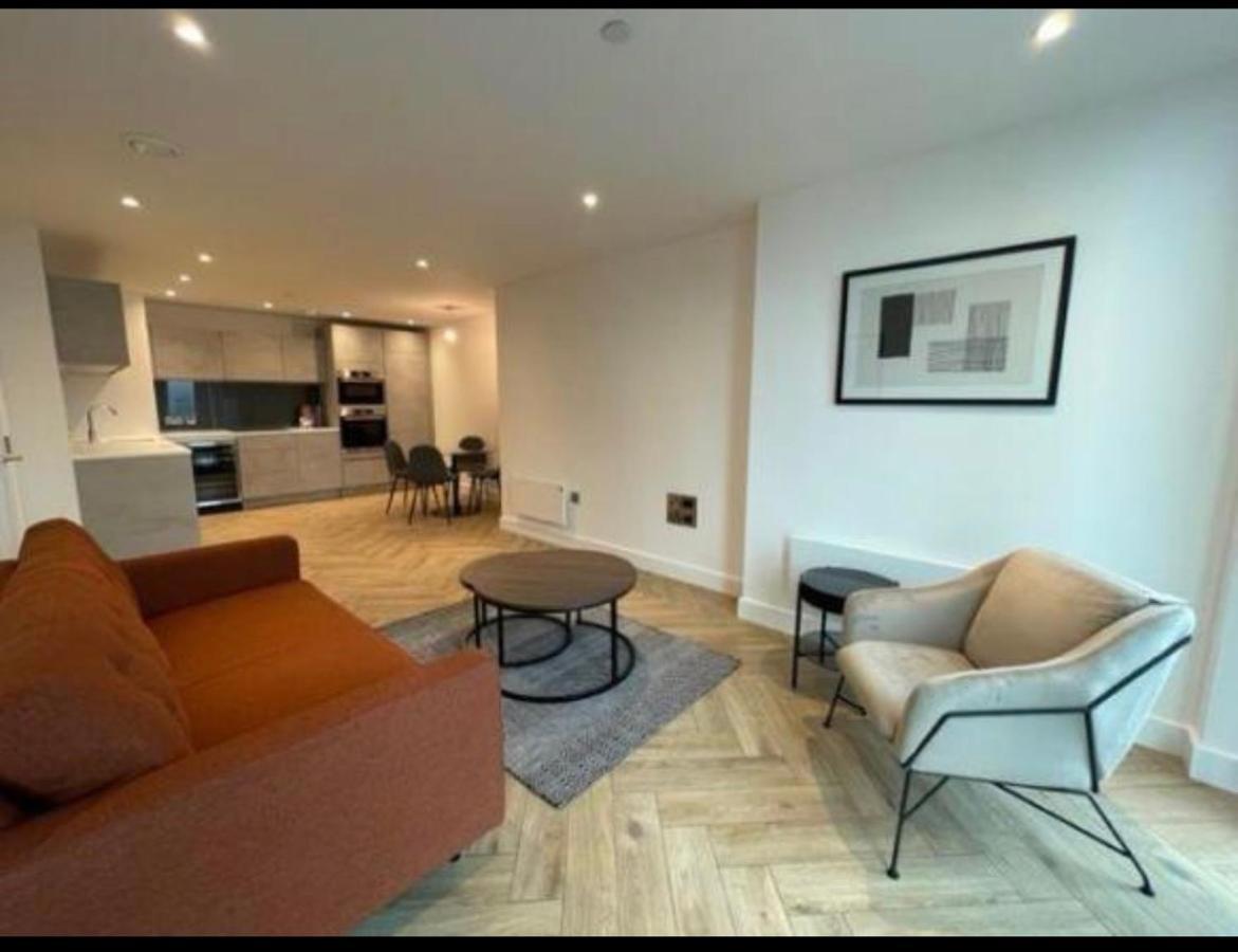 Brand New Luxury Centre 2 Bed Skyline Views Apartment Manchester