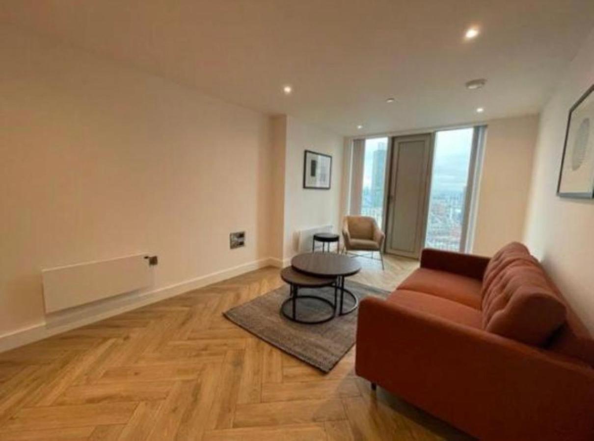 Brand New Luxury Centre 2 Bed Skyline Views Apartment Manchester
