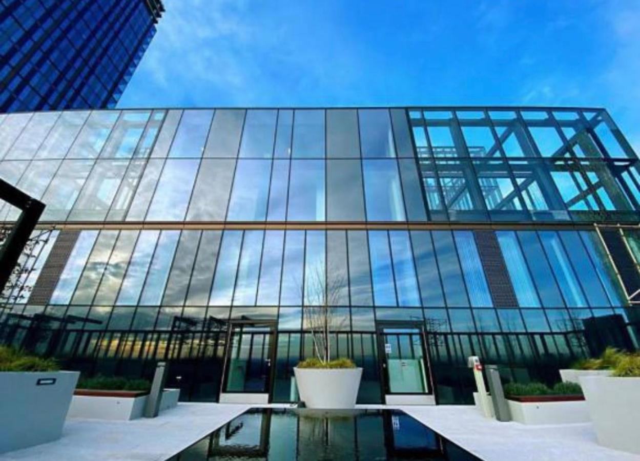 Apartment Brand New Luxury Centre 2 Bed Skyline Views