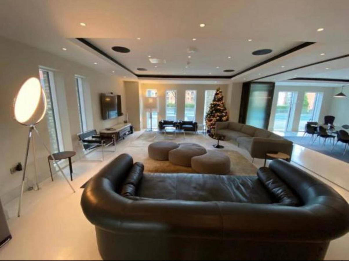 Brand New Luxury Centre 2 Bed Skyline Views * Manchester