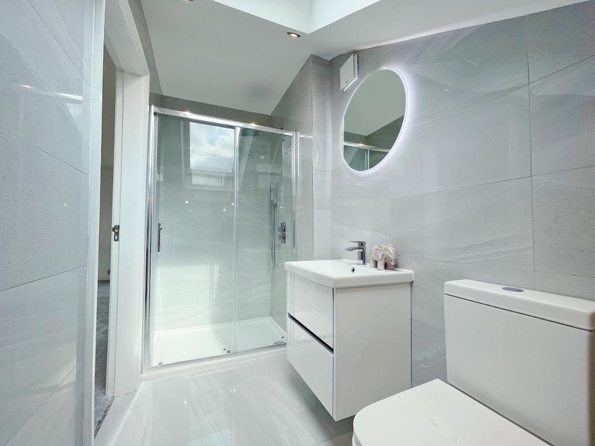Luxurious 7 Bedroom House In Didsbury, Manchester