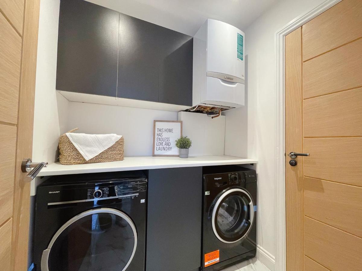 Luxurious 7 Bedroom House In Didsbury, Apartment Manchester