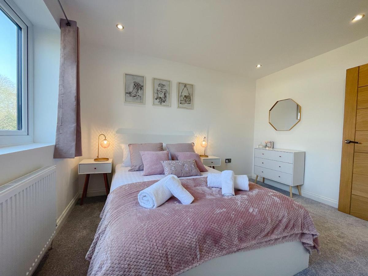 Apartment Luxurious 7 Bedroom House In Didsbury,