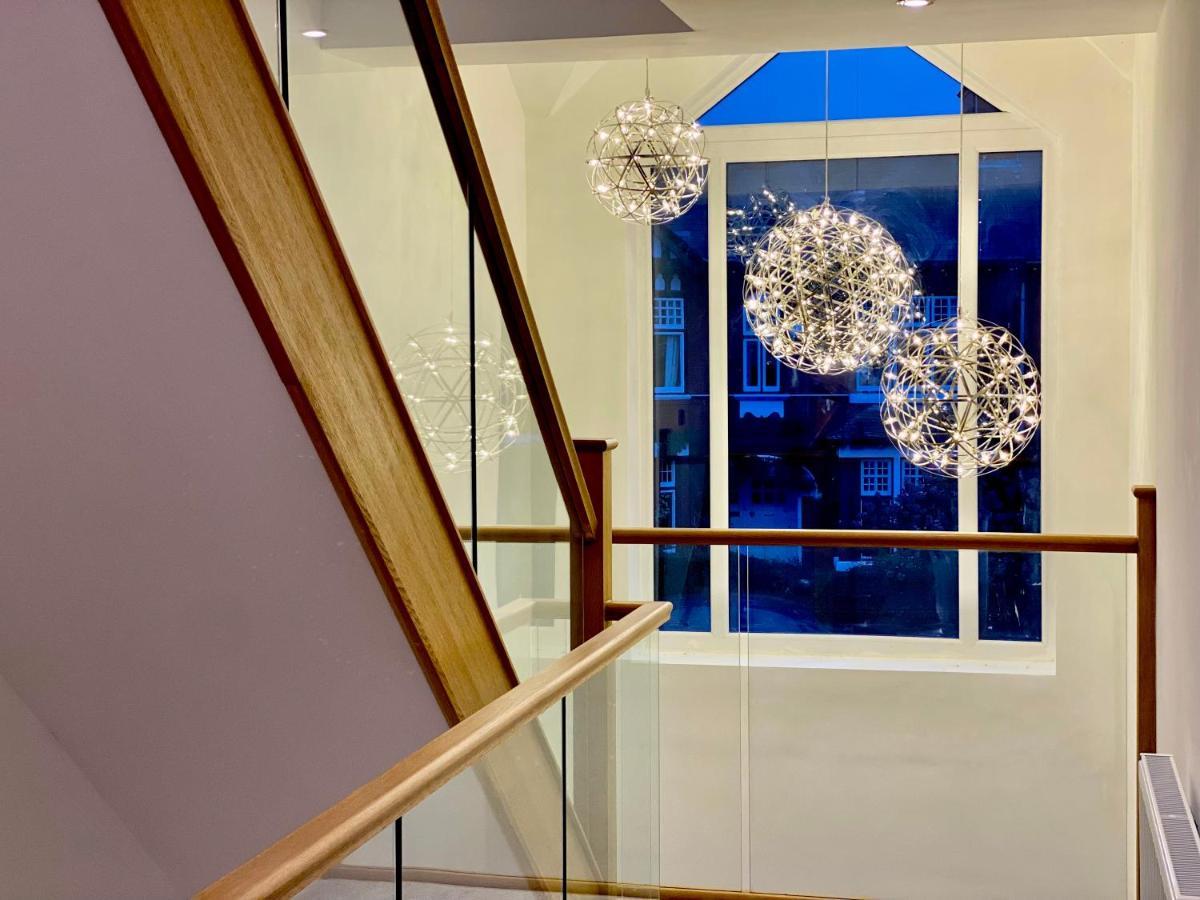 Apartment Luxurious 7 Bedroom House In Didsbury,