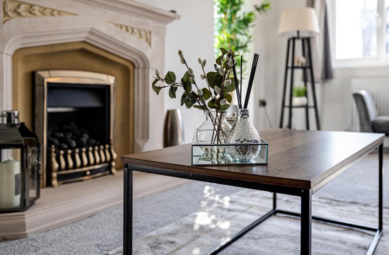 Luxurious 7 Bedroom House In Didsbury, * Manchester