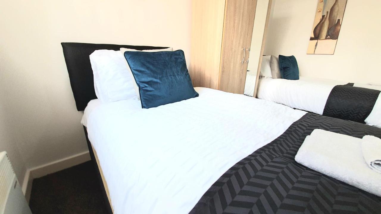 Salford Ark Comfort Near Salford Royal And Trafford Centre Apartment