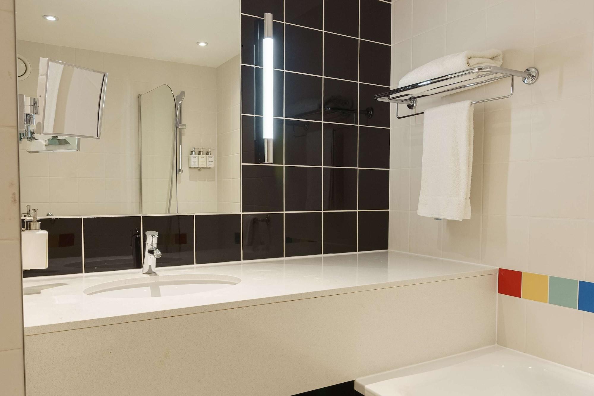 Radisson Centre, A Verified Net Zero Hotel 4*