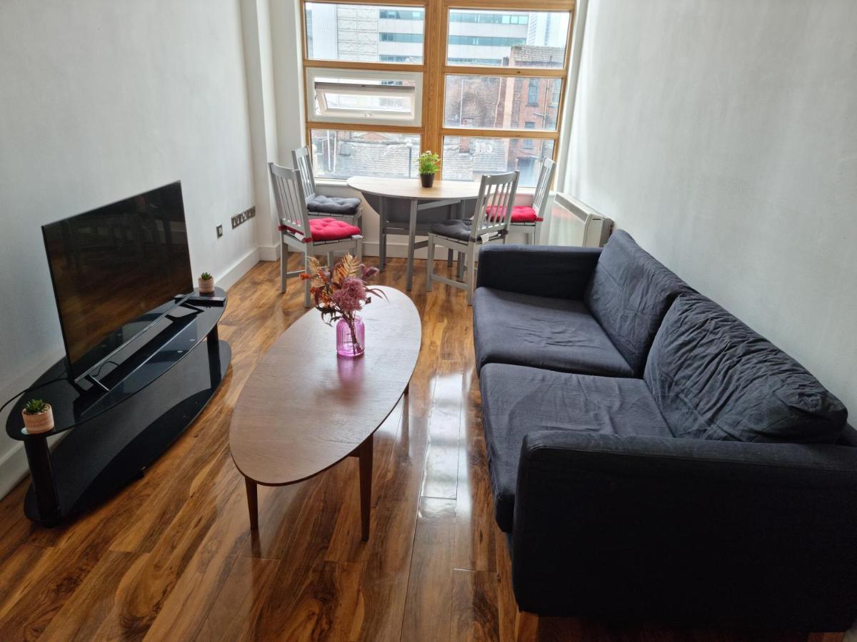 City View 2-Bed Apartment In Manchester Apartment