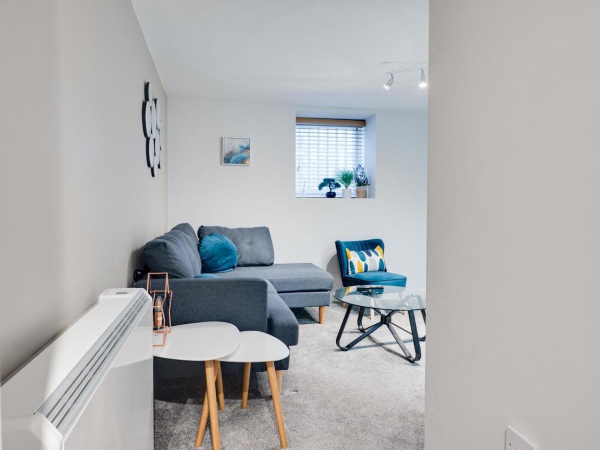 Pass The Keys Lovely 2 Bedroom In Apartment