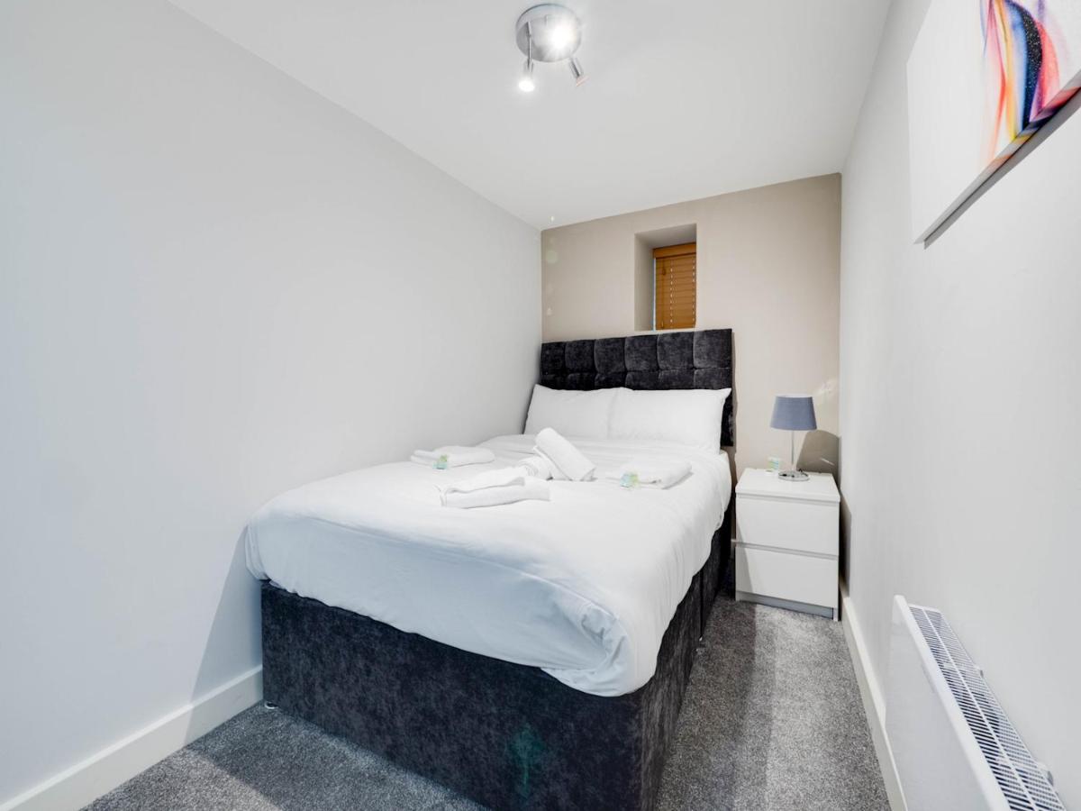 Pass The Keys Lovely 2 Bedroom In Apartment Manchester