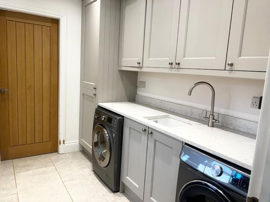Holiday home Luxury Close To The With Hot Tub & Bbq Fire Pit.
