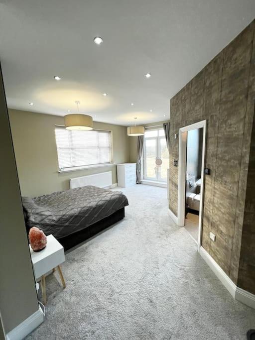 Luxury Close To The With Hot Tub & Bbq Fire Pit. Holiday home *