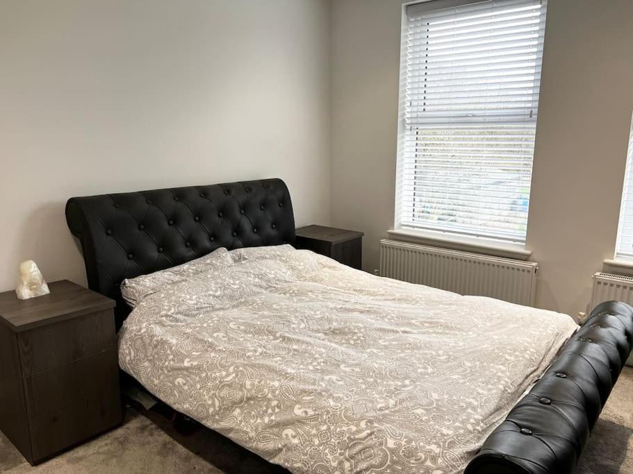 Luxury Close To The With Hot Tub & Bbq Fire Pit. Holiday home *