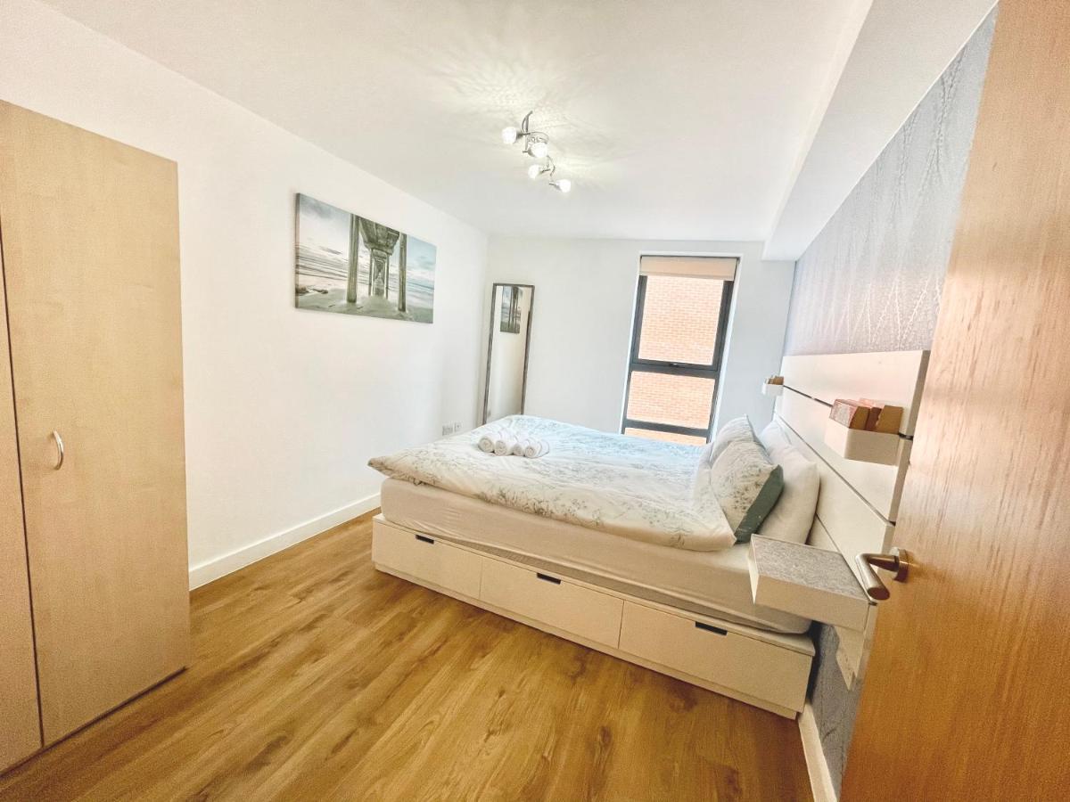 Two Bedrooms Flat - Centre * Manchester
