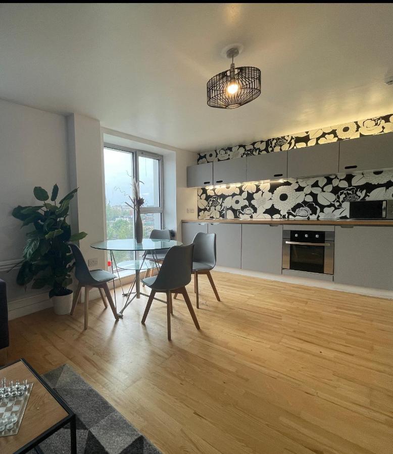 Apartment Lovely 1-bedroom With Parking Manchester