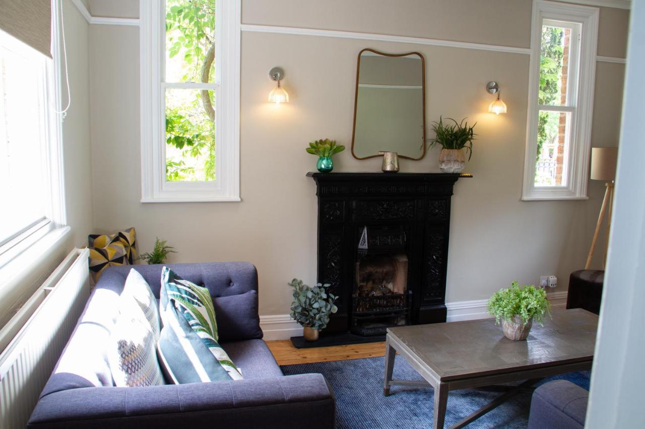 Lock Keepers - Detached House In The
