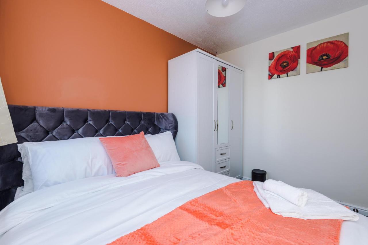 Holiday home Stylish 4 Bedroom Close To City Centre