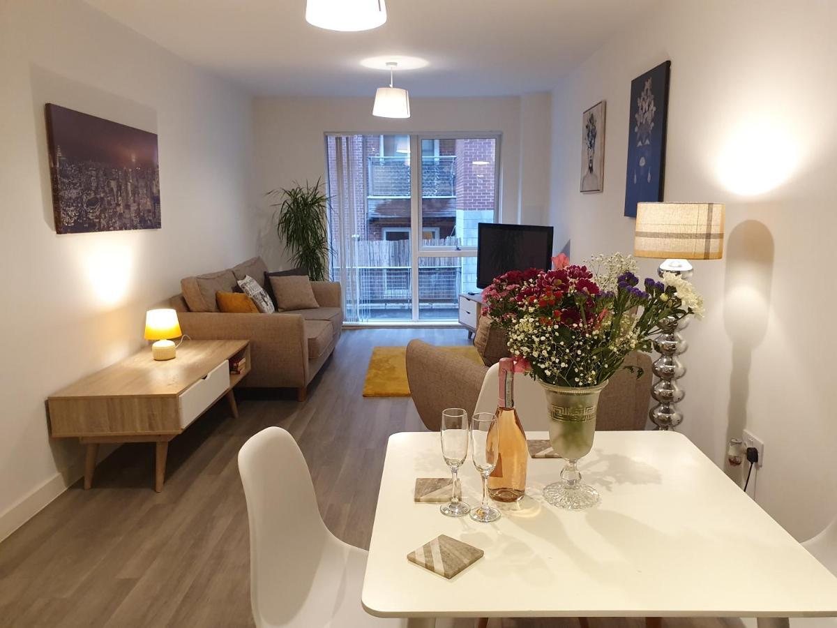 Stylish 2 Bed Apt In Centre Apartment