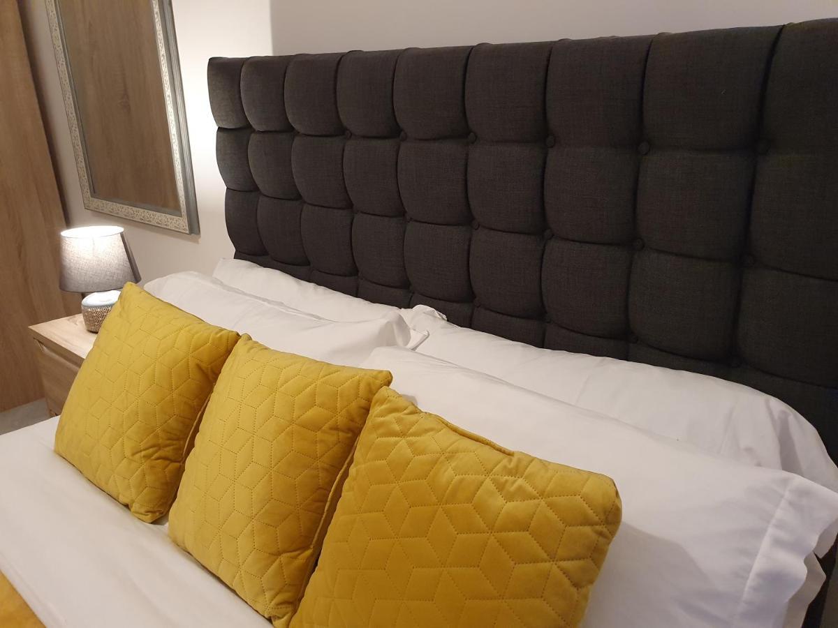 Apartment Stylish 2 Bed Apt In Centre