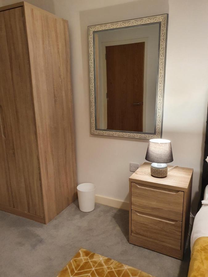 Stylish 2 Bed Apt In Centre *