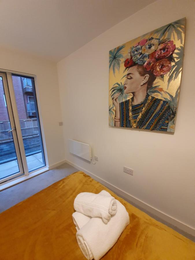 Apartment Stylish 2 Bed Apt In Centre