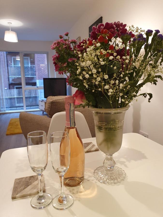 Apartment Stylish 2 Bed Apt In Centre