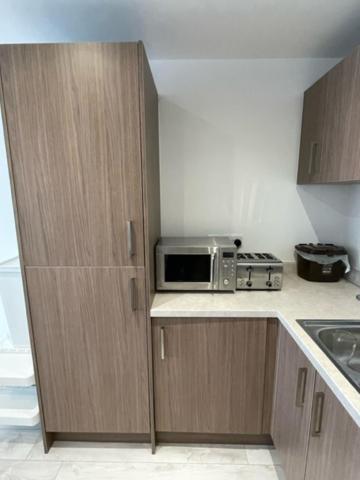 Superb 1 Bed - 3 Min To Tram - Free On Site Parking - Sleeps 3 Apartment Manchester