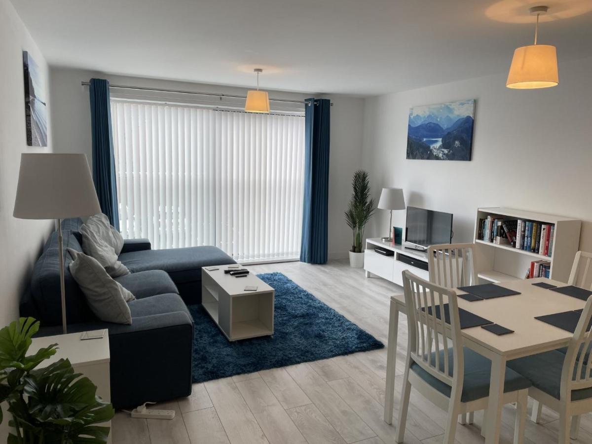 Superb 1 Bed - 3 Min To Tram - Free On Site Parking - Sleeps 3 Apartment
