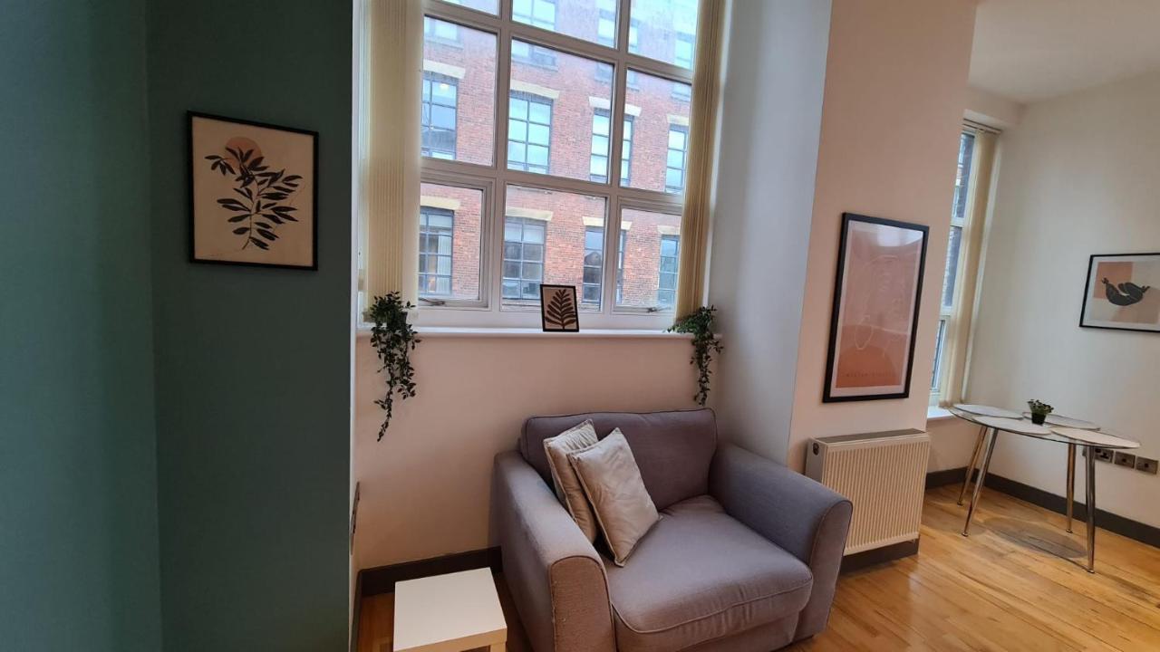 Spacious, Bright And Airy Centre Flat. Unique Converted Mill. Apartment Manchester