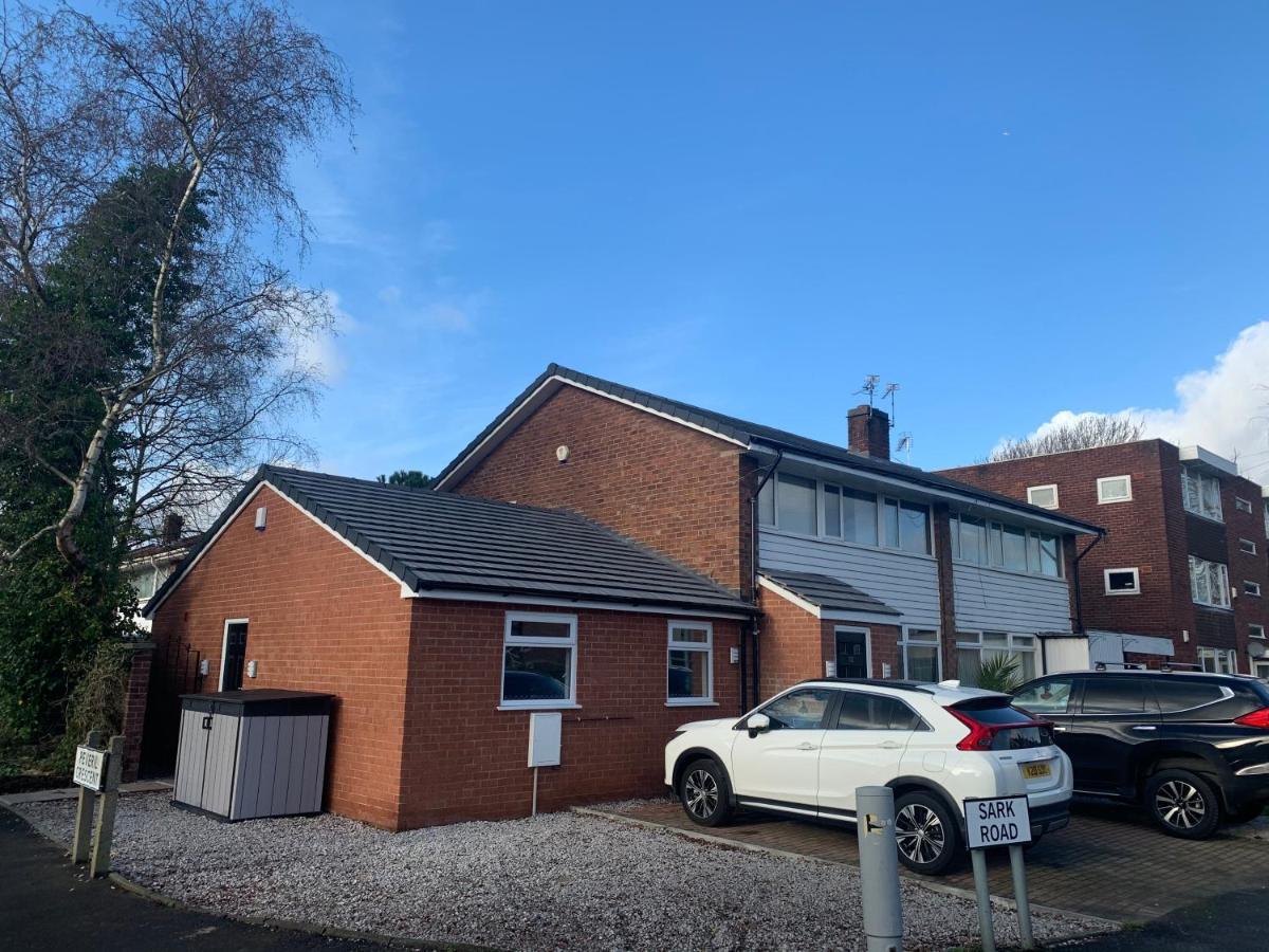 Sark House Chorlton Apartment *