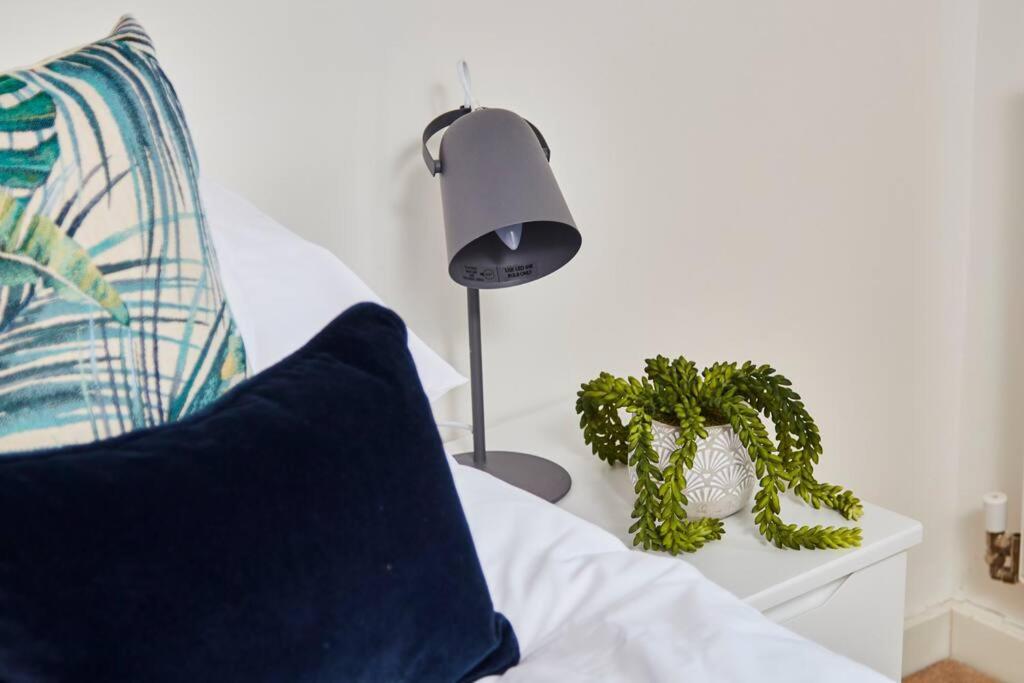 Apartment Gem - Sleeps 6 Manchester