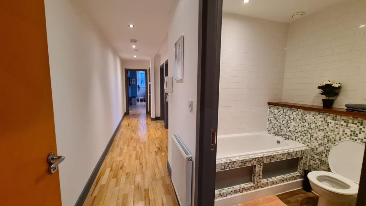 Spacious, Bright And Airy Centre Flat. Unique Converted Mill. * Manchester