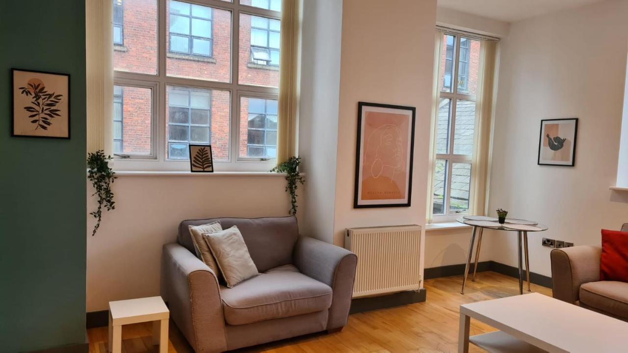 Spacious, Bright And Airy Centre Flat. Unique Converted Mill. Apartment Manchester