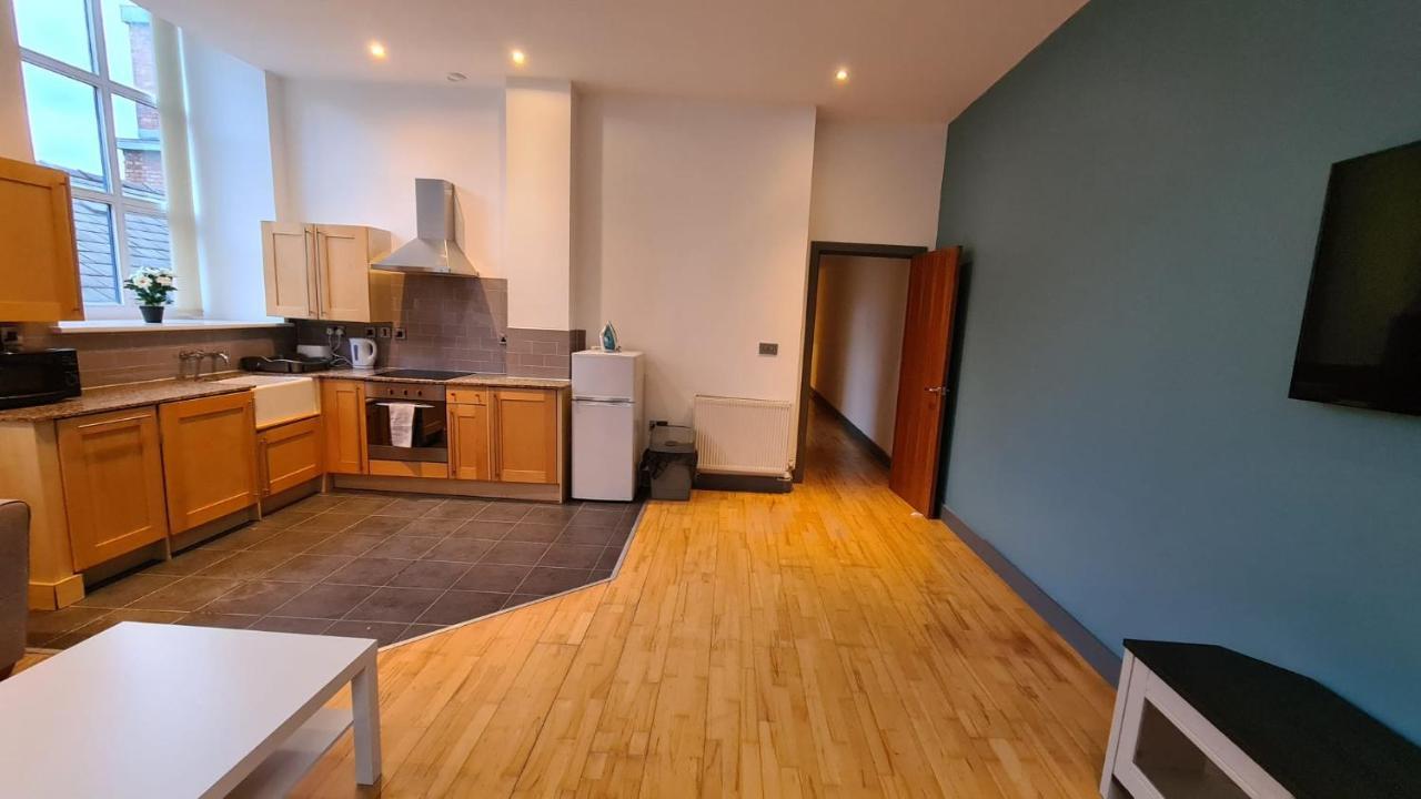 Spacious, Bright And Airy Centre Flat. Unique Converted Mill. *