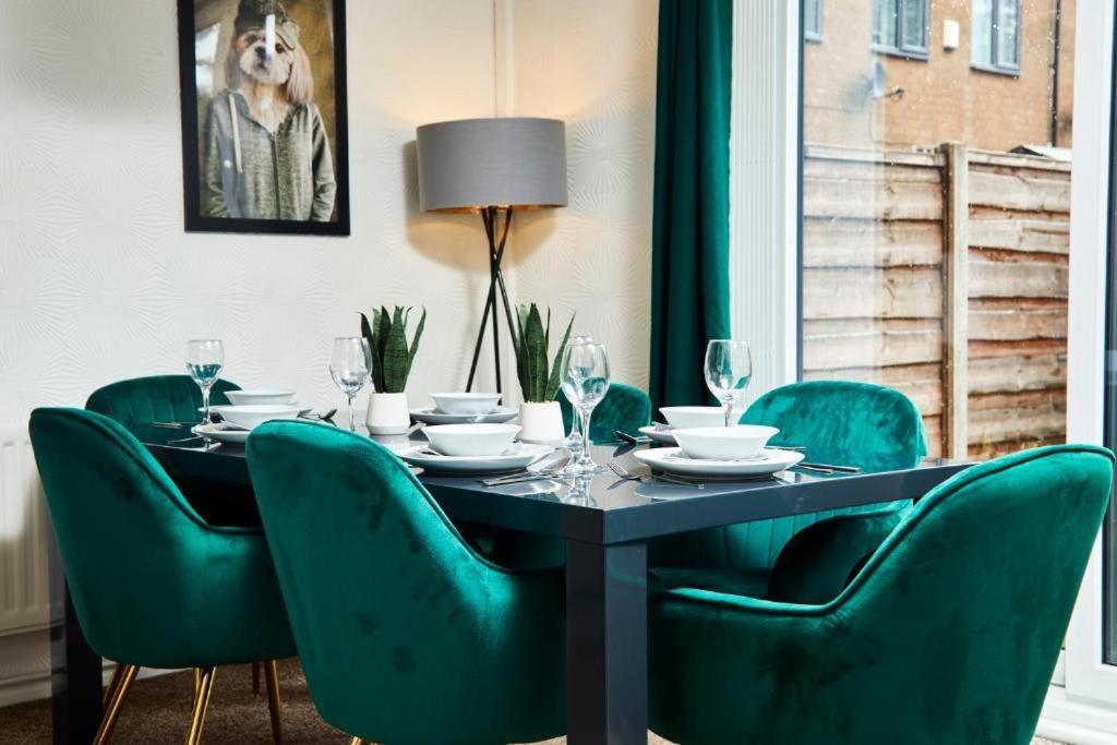 The Emerald House Of - Garden - Parking Apartment Manchester