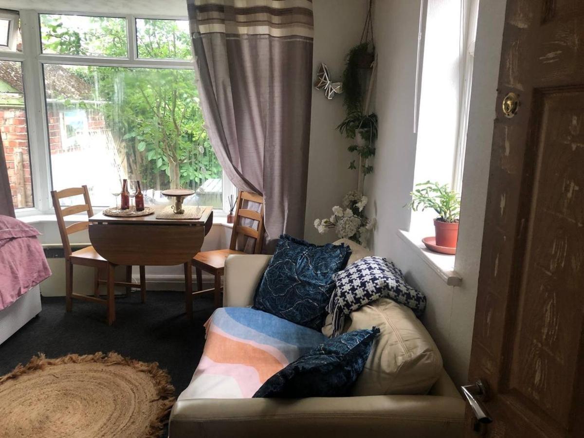 Apartment Private Studio Flat Great Location In Manchester