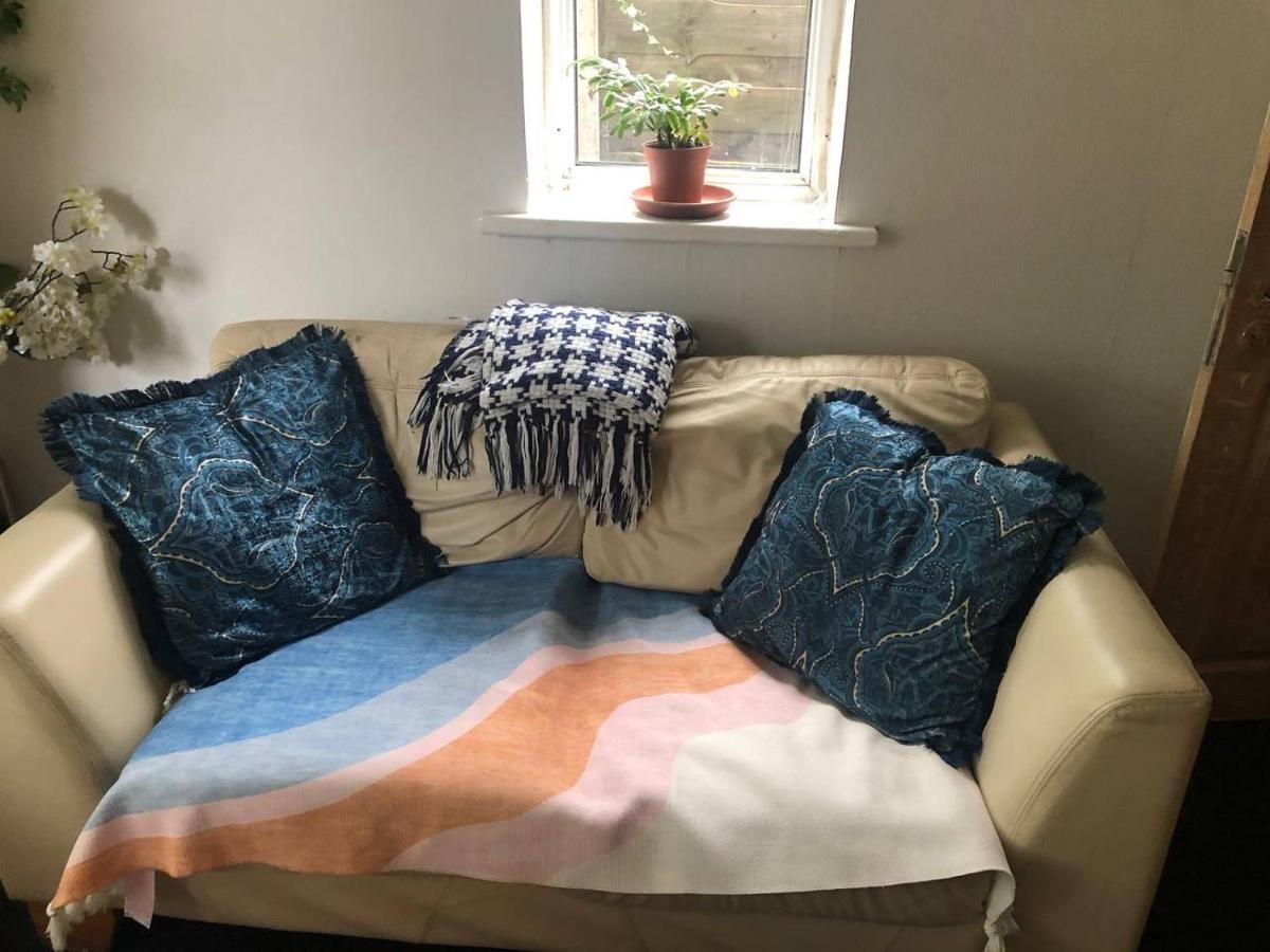Private Studio Flat Great Location In Apartment