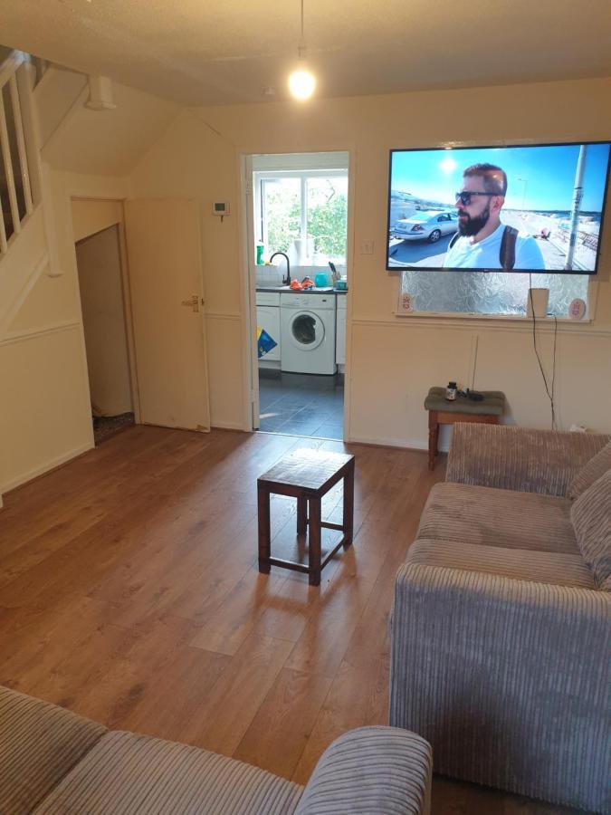 Splendid 3bedrooms Guest house Manchester