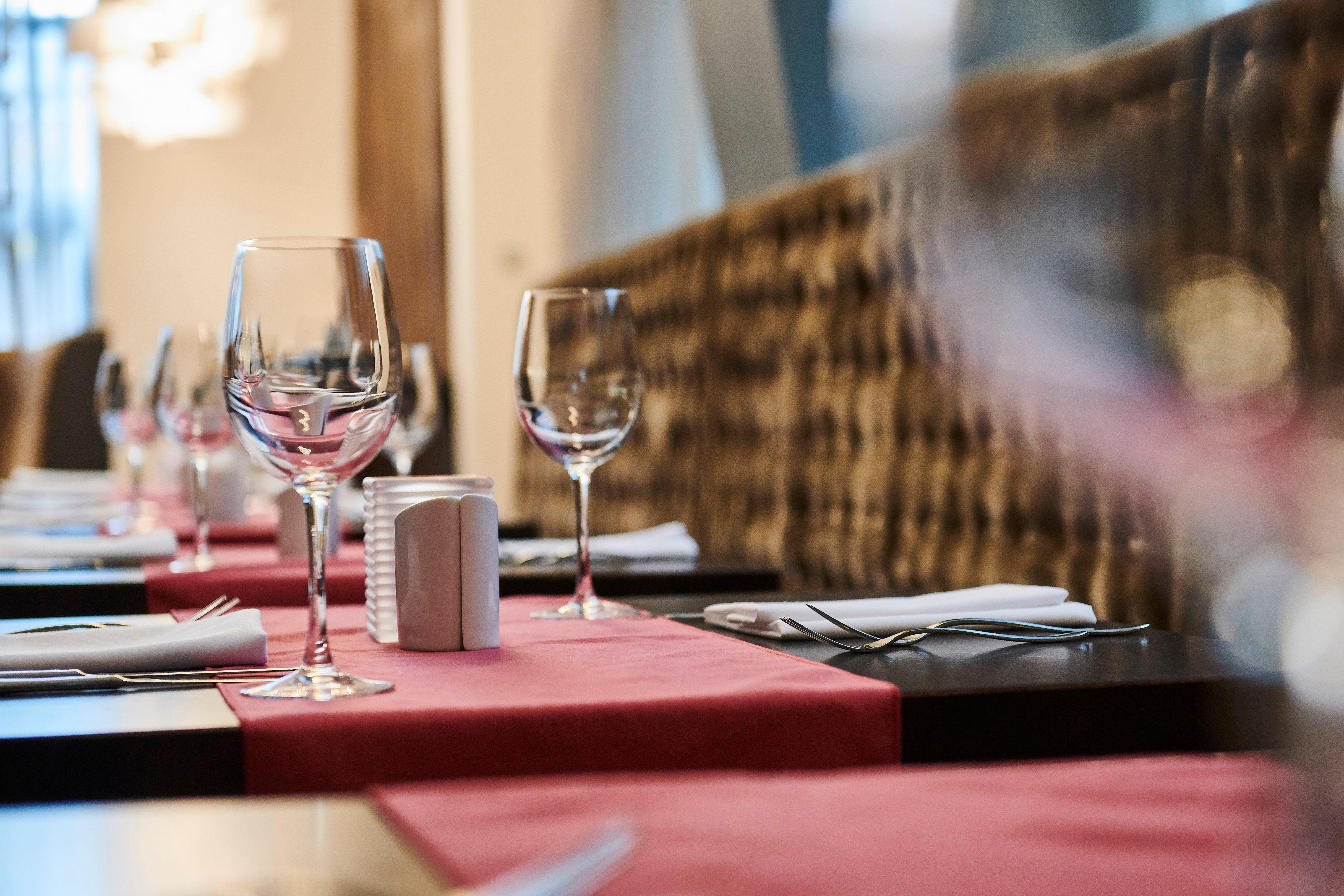 Hotel Crowne Plaza Centre By Ihg 4*