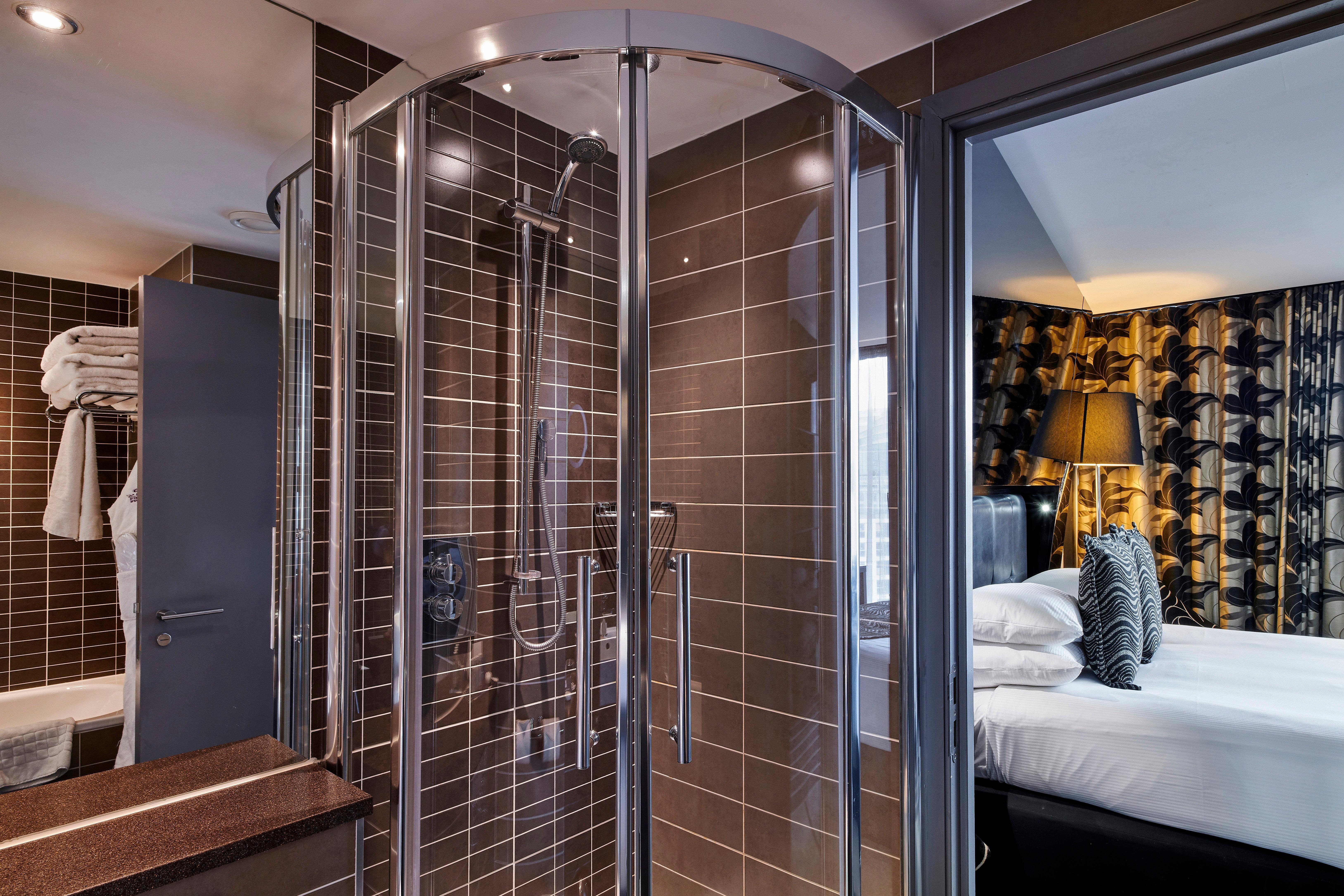 Crowne Plaza Centre By Ihg Hotel